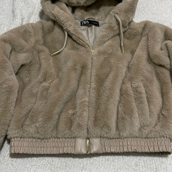 EUC- Zara- S - Picture 4 of 9